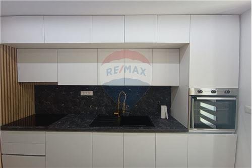 Tirane, jepet me qera apartament , 40 m² 550 € (Rruga e Kavajës, Albania)