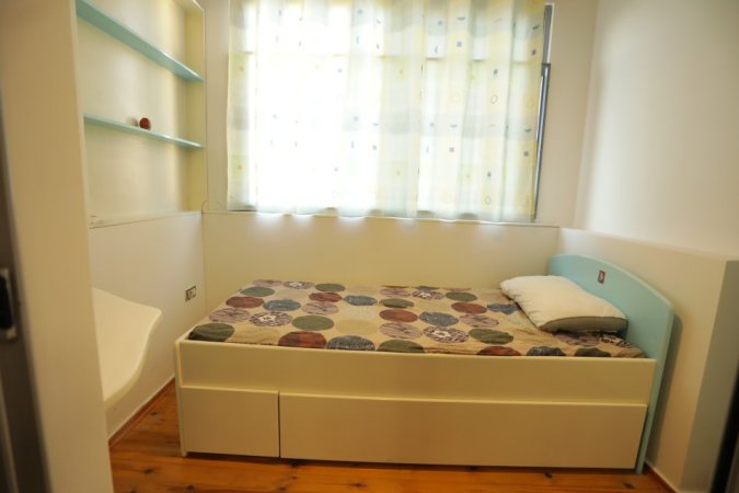 Tirane, jepet me qera apartament 1+1 Kati 3, 85 m² 600 € (KRISTAL CENTER)