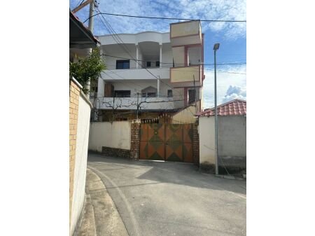 Tirane, jepet me qera apartament 1+1 Kati 3, 70 m² 350 € (Rruga e Dibres)