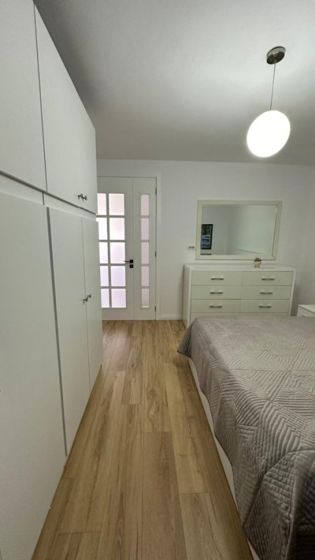 Tirane, jepet me qera apartament 2+1+Ballkon Kati 3, 95 m² 800 € (Ish Blloku)