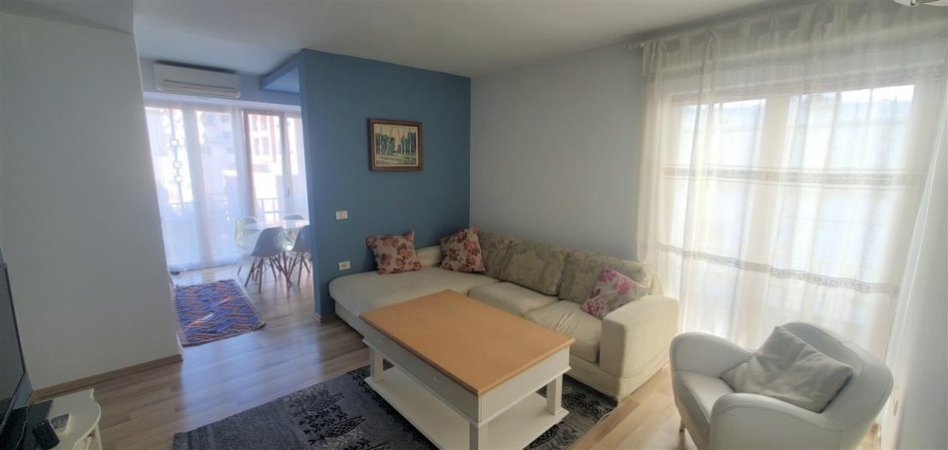 Tirane, jepet me qera apartament 1+1+Ballkon Kati 6, 65 m² 650 € (rruga Islam Alla)