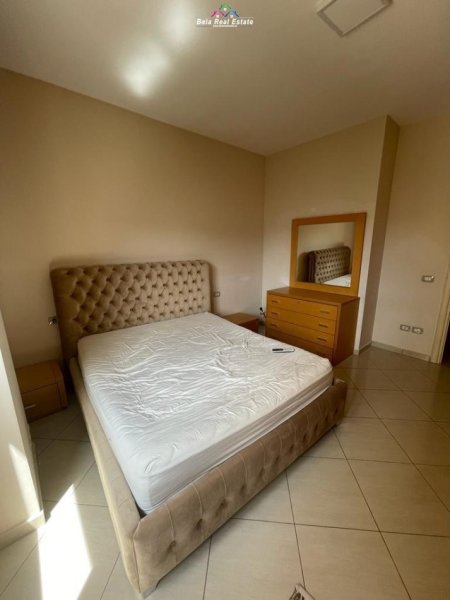 Tirane, jepet me qera apartament 2+1+Ballkon Kati 4, 110 m² 550 € (rruga e kavajes)