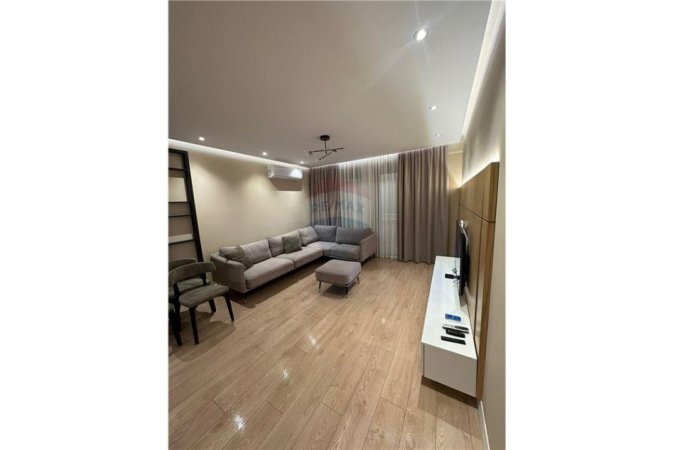 Shqiperi, jepet me qera 2+1+Ballkon Kati 6, 105 m² 1.000 € (Rruga e Kosovareve)