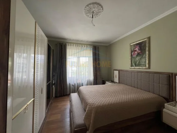 Tirane, shitet apartament 2+1+Aneks+Ballkon Kati 1, 123 m² 210.000 € (Kopshti Botanik)