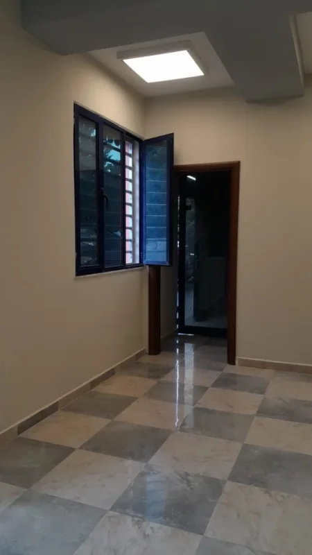 Tirane, shitet ambjent biznesi Kati 0, 110 m² 200.000 € (Liqeni i thate)