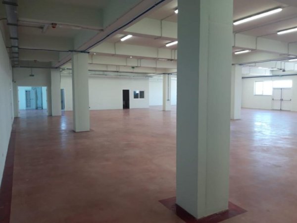 Durres, jepet me qera magazine Kati 0, 3.800 m² 10.000 € (Fllake, Durres)