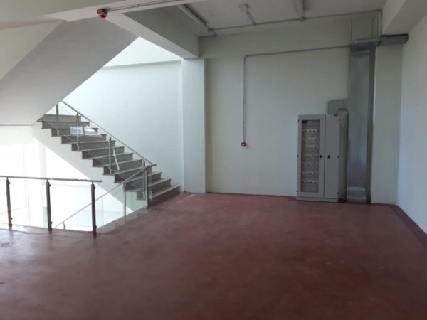 Durres, jepet me qera magazine Kati 0, 3.800 m² 10.000 € (Fllake, Durres)