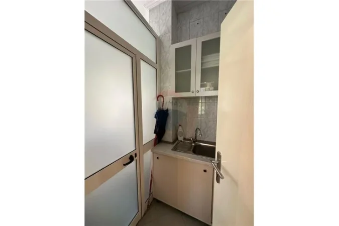 Shqiperi, jepet me qera Kati 2, 80 m² 1.500 € (Bulevardi Gjergj Fishta)