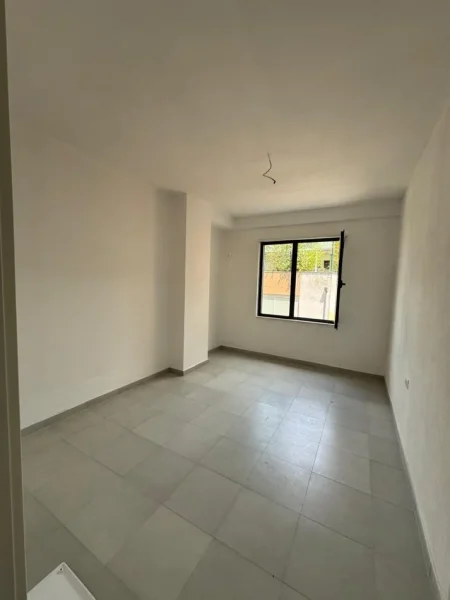 Tirane, jepet me qera zyre Kati 3, 94 m² 800 € (RRUGA QEMAL STAFA)//OPP4192