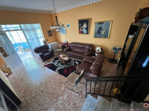 Durres, jepet me qera Vile 2 Katshe Kati 0, 480 m² 400 € (Durres)