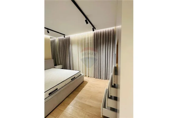Tirane, jepet me qera apartament 2+1 Kati 6, 105 m² 1.000 € (Rruga e Kosovareve)