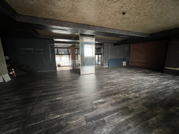 Tirane, jepet me qera ambjent biznesi Kati 0, 441 m² 4.000 € (Frederik Shiroka)