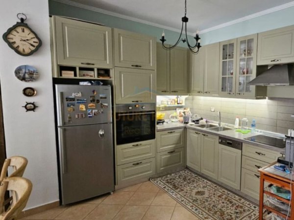 Tirane, shitet apartament 1+1 Kati 7, 72 m² 105.000 € (Yzberisht)