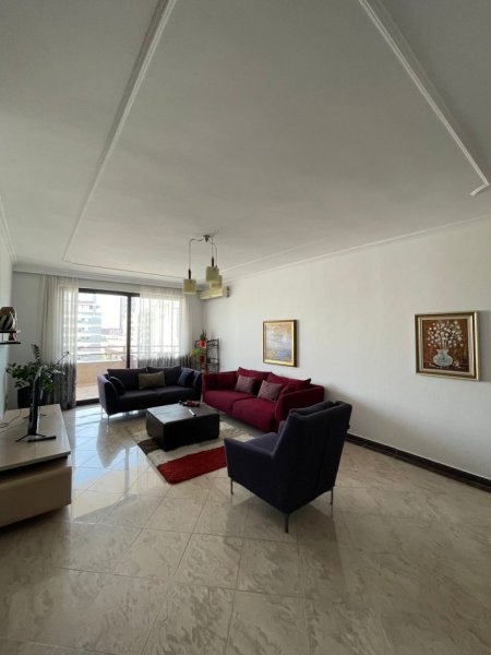 Tirane, jepet me qera apartament 2+1+Ballkon Kati 8, 145 m² 800 € (Bllok)