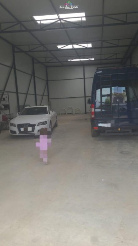 Tirane, jepet me qera magazine Kati 0, 200 m² 600 € (vore)