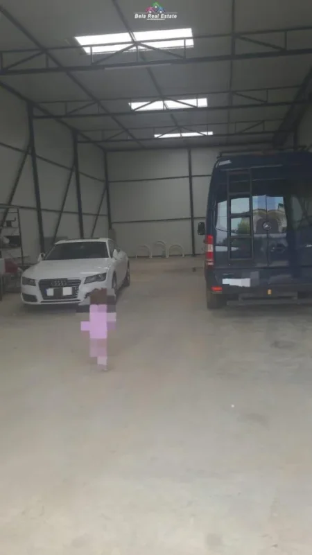 Tirane, jepet me qera magazine Kati 0, 200 m² 600 € (vore)