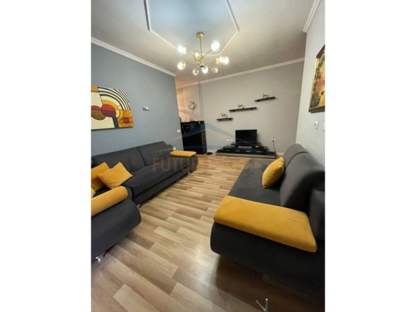 Tirane, jepet me qera apartament 2+1 Kati 3, 80 m² 500 € (KODRA E DIELLIT)