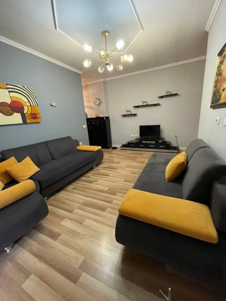 Tirane, jepet me qera 2+1+Ballkon Kati 3, 88 m² 500 € (Rrapo Hekali)