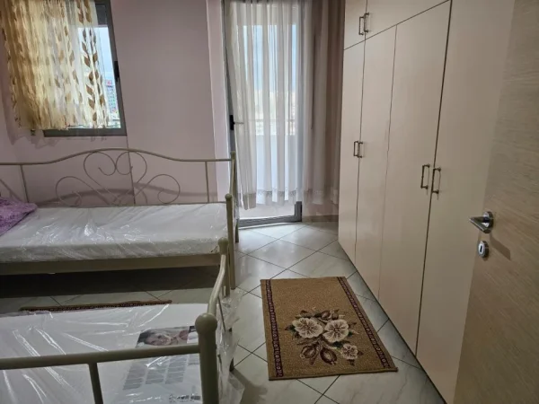 Tirane, jepet me qera apartament 1+1+Ballkon Kati 6, 65 m² 320 € (rruga Teodor Keko)