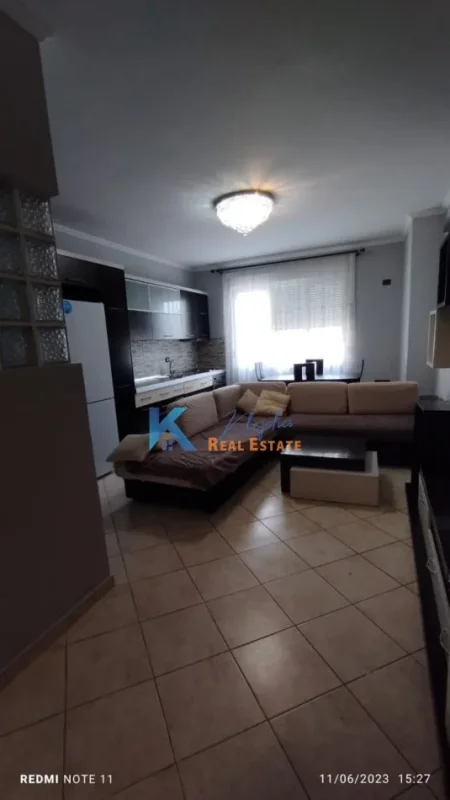 Tirane, jepet me qera apartament 1+1 Kati 5, 89 m² 750 € (sheshi Wilson, afer postes nr.8)