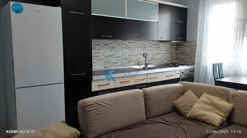 Tirane, jepet me qera apartament 1+1 Kati 5, 89 m² 850 € (sheshi Wilson, afer postes nr.8)