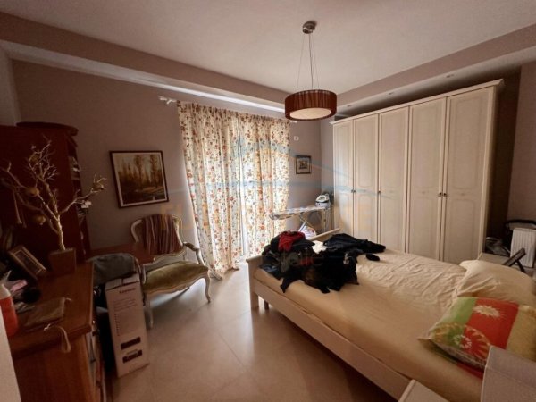 Durres, shitet apartament 2+1+Ballkon Kati 3, 98 m² 175.000 € (Gjiri i Lalëzit, Kompleksi &quot;Lura 1&quot;)