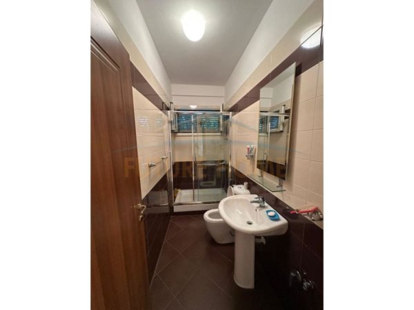 Tirane, shitet apartament 2+1+Ballkon Kati 0, 127 m² 300.000 € (Gjiri Lalzit 1)