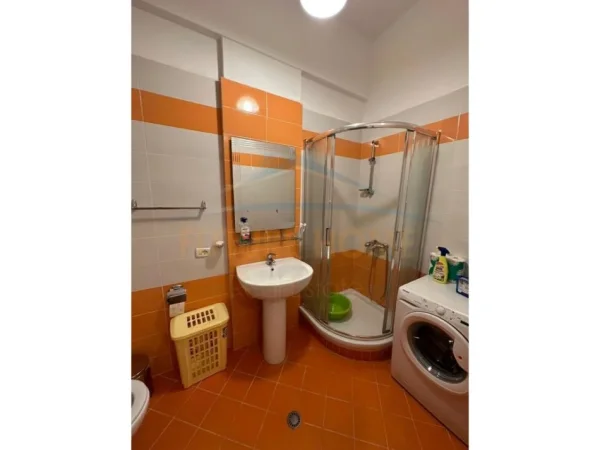 Tirane, shitet apartament 2+1+Ballkon Kati 0, 127 m² 300.000 € (Gjiri Lalzit 1)