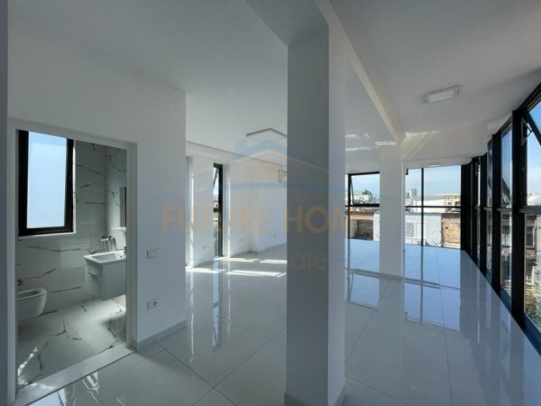 Tirane, jepet me qera ambjent biznesi Kati 0, 432 m² 4.000 € (QSUT)