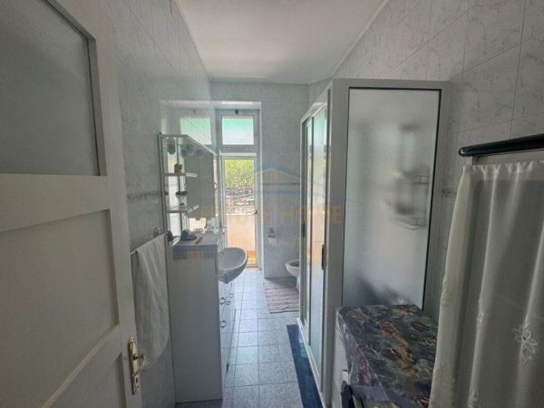 Tirane, jepet me qera apartament 2+1 Kati 2, 100 m² 700 € (Stadiumi Dinamo)