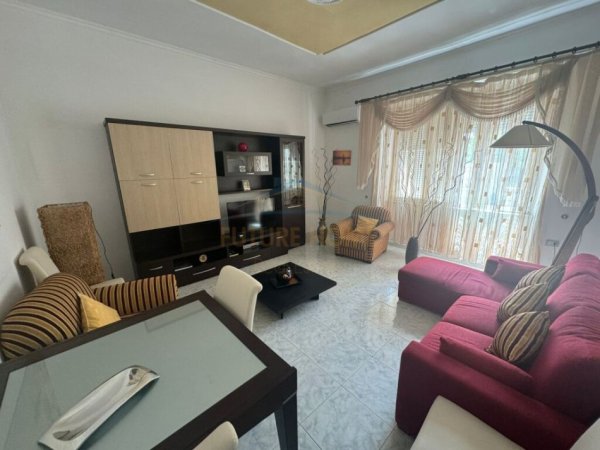 Tirane, jepet me qera apartament 2+1 Kati 2, 100 m² 700 € (Stadiumi Dinamo)