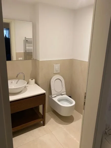 Tirane, jepet me qera Vile 3 Katshe Kati 2, 600 m² 5.000 € (TEG)