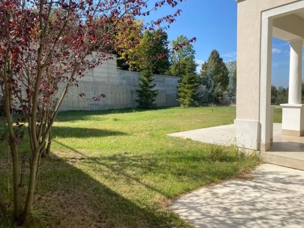 Tirane, jepet me qera Vile 3 Katshe Kati 2, 600 m² 5.000 € (TEG)