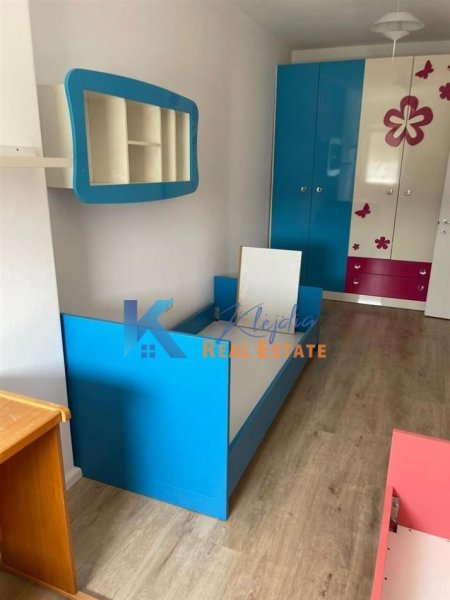 Tirane, shitet apartament 2+1 Kati 7, 105 m² 150.000 € (Ali Dem, afer kompleksit Mangalem)