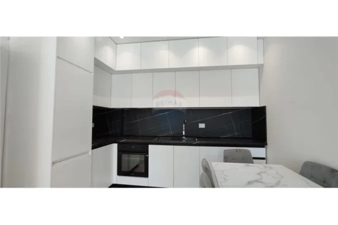 Tirane, jepet me qera apartament 1+1 Kati 4, 62 m² 500 € (Hasan Vogli - Rezidenca 3D)