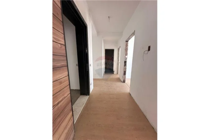 Tirane, shitet apartament 2+1+Ballkon Kati 8, 85 m² 84.000 € (QTU)