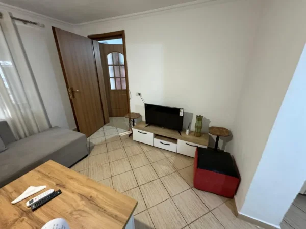 Tirane, jepet me qera shtepi 2+1 Kati 0, 150 m² 400 € (Gani domi)