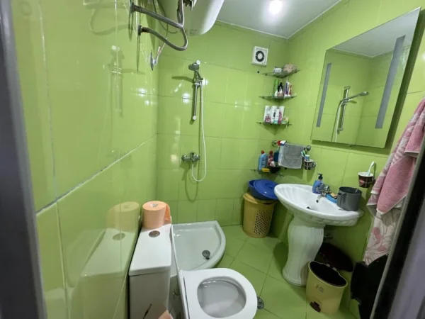 Tirane, jepet me qera shtepi 2+1 Kati 0, 150 m² 400 € (Gani domi)