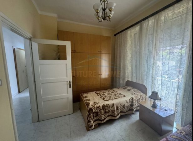 Tirane, jepet me qera apartament 2+1+Ballkon Kati 2, 100 m² 700 € (Stadiumi Dinamo)