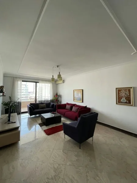 Tirane, jepet me qera apartament 2+1 Kati 8, 130 m² 800 € (stadiumi dinamo)