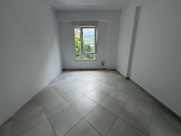 Tirane, shitet apartament 2+1 Kati 1, 83 m² 150.000 € (Hamdi Sina)