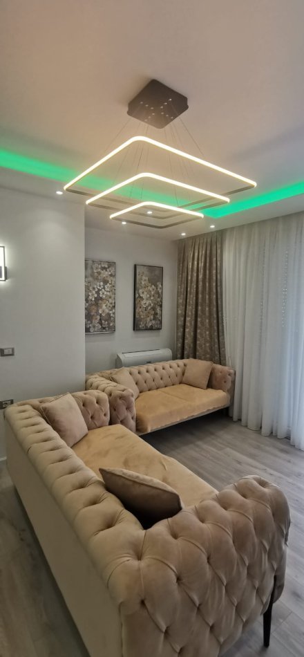 Tirane, jepet me qera apartament 2+1+Aneks+Ballkon Kati 5, 100 m² 1.000 € (Barrikadave)