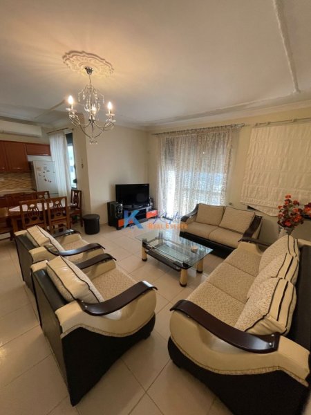 Tirane, jap me qera apartament 2+1+Ballkon Kati 5, 110 m² 500 € (Kodra e Diellit)