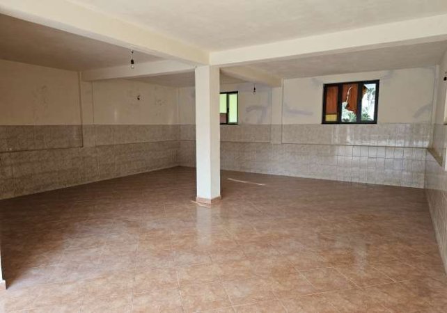 Tirane, jepet me qera magazine Kati 0, 100 m² 450 € (Ali Demi)