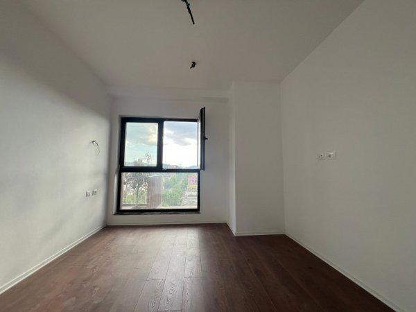 Tirane, jepet me qera Kati 6, 80 m² 650 € (rruga e kavajes)