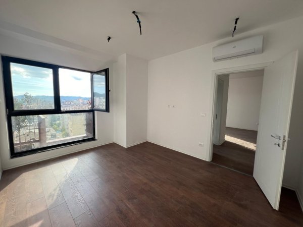 Tirane, jepet me qera Kati 6, 80 m² 650 € (rruga e kavajes)