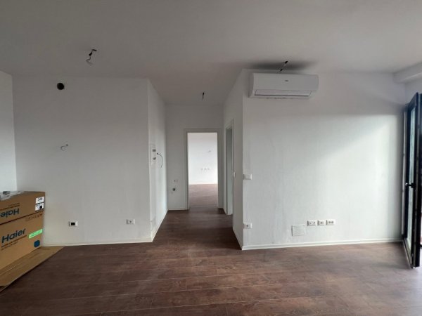 Tirane, jepet me qera Kati 6, 80 m² 650 € (rruga e kavajes)