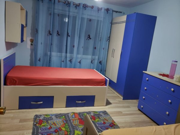 Tirane, jepet me qera 2+1 Kati 3, 40.000 ALL