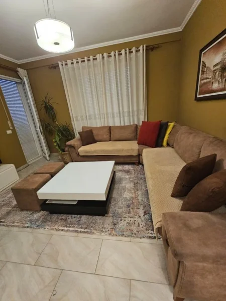 Tirane, shitet apartament 2+1+Ballkon Kati 2, 122 m² 146.400 € (Rruga Dajtit)