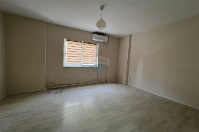 Tirane, jepet me qera zyre Kati 2, 128 m² 750 € 